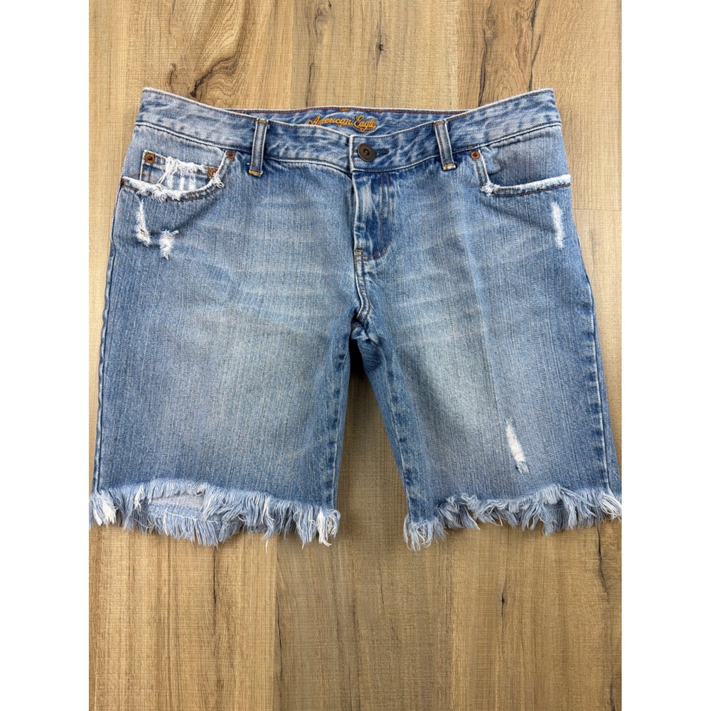 American Eagle Vintage Y2K Low Rise Distressed Denim Shorts Light Wash Size 10